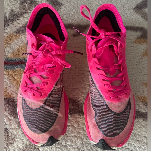 Nike vaporfly 4% zoomX pink GUC size 8 women (6.5 men) - Picture 2 of 5